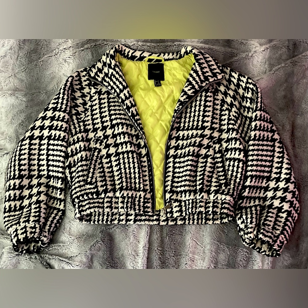 Chic Houndstooth Jacket with Green Lining - Forever 21